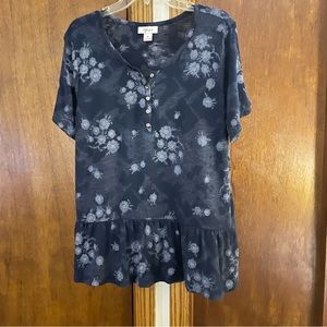 Cute Casual top. Navy GUC size XL